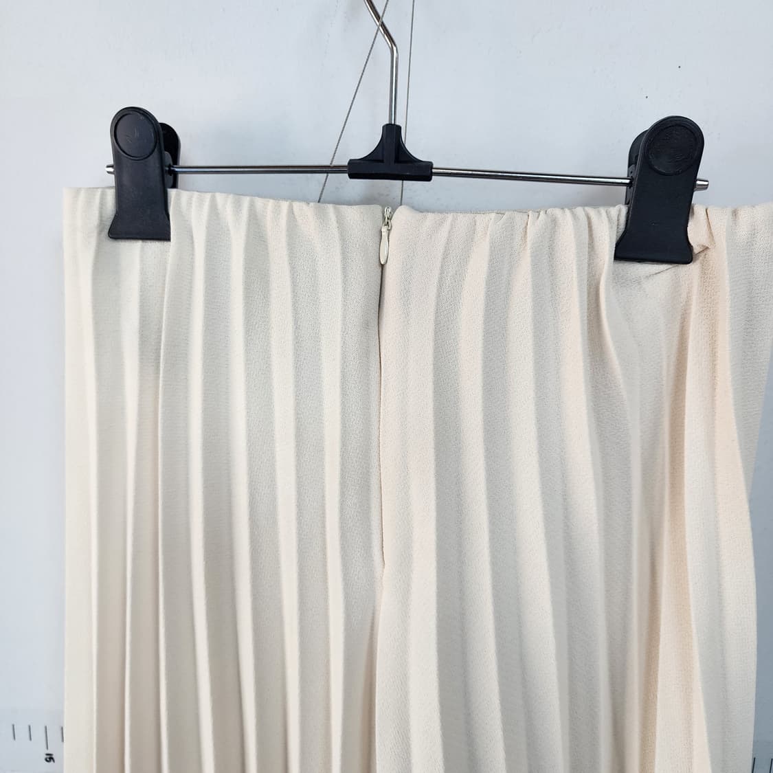 아이보리 플리츠 롱 팬츠 상품이미지3