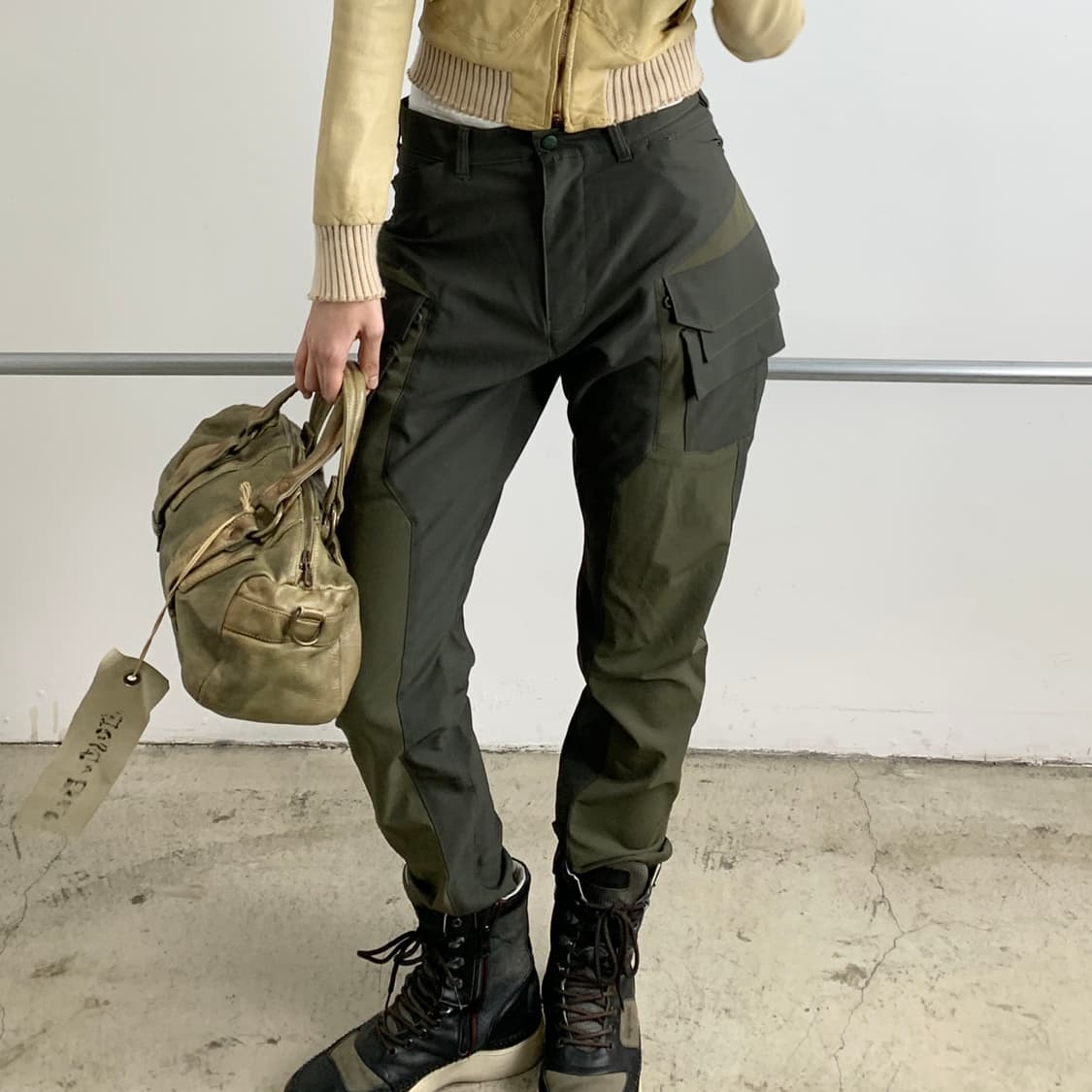 화이트 마운티니어링 테크니컬 카고 팬츠 상품이미지1