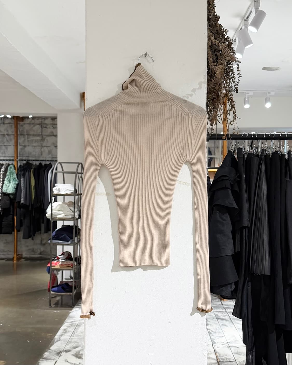 아크네 스튜디오 베이지 립 니트 터틀넥 탑 상품이미지6