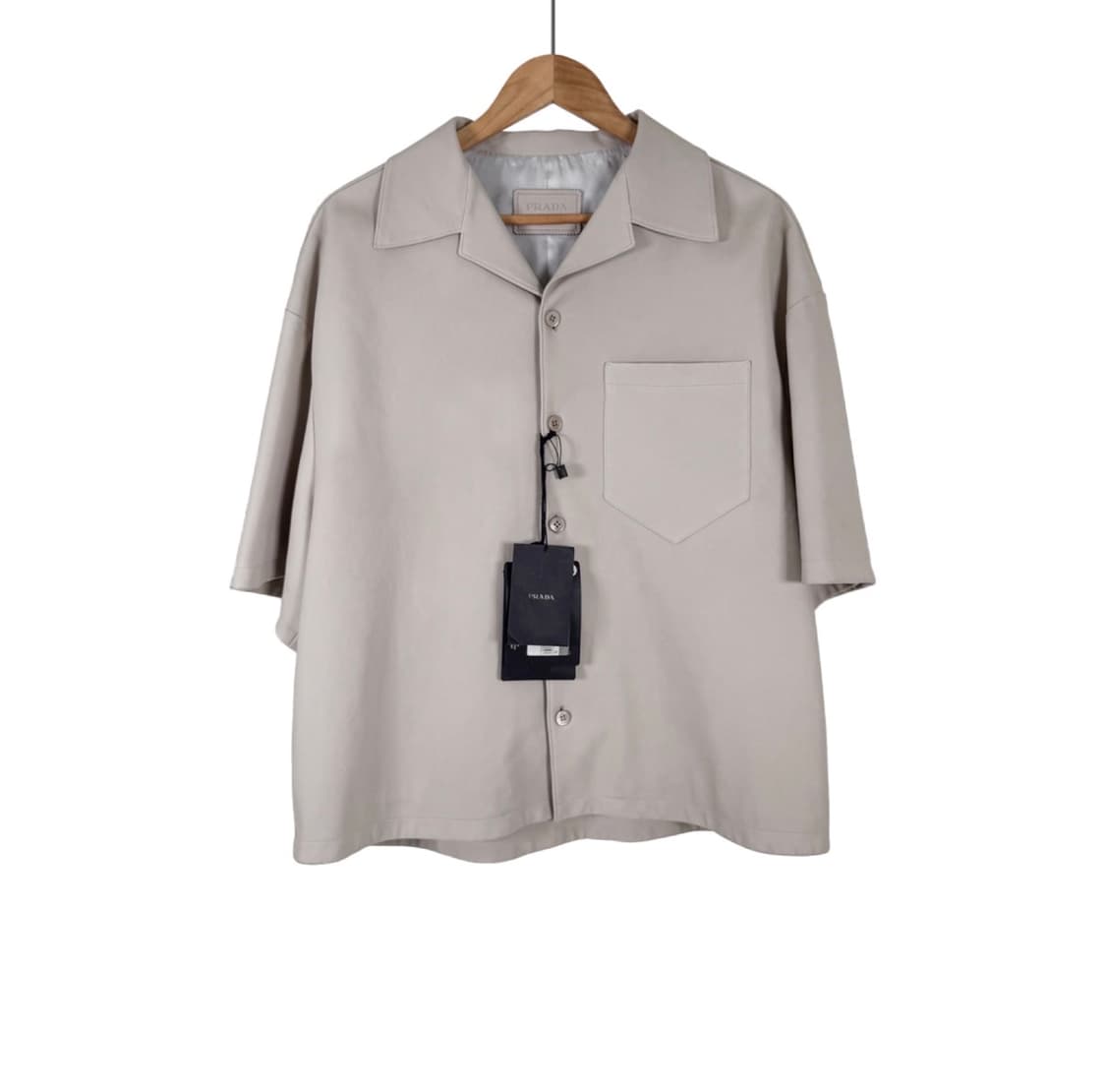 [50] 프라다 남성 나파 레더 삼각로고 램스킨 반팔 셔츠 자켓 베이지 상품이미지1