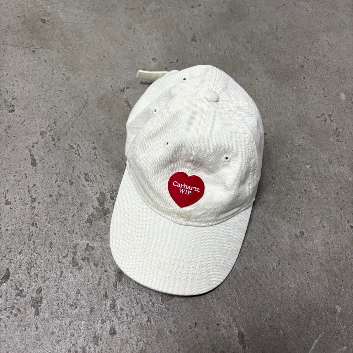 칼하트 WIP 하트볼캡 [2146] 상품이미지1