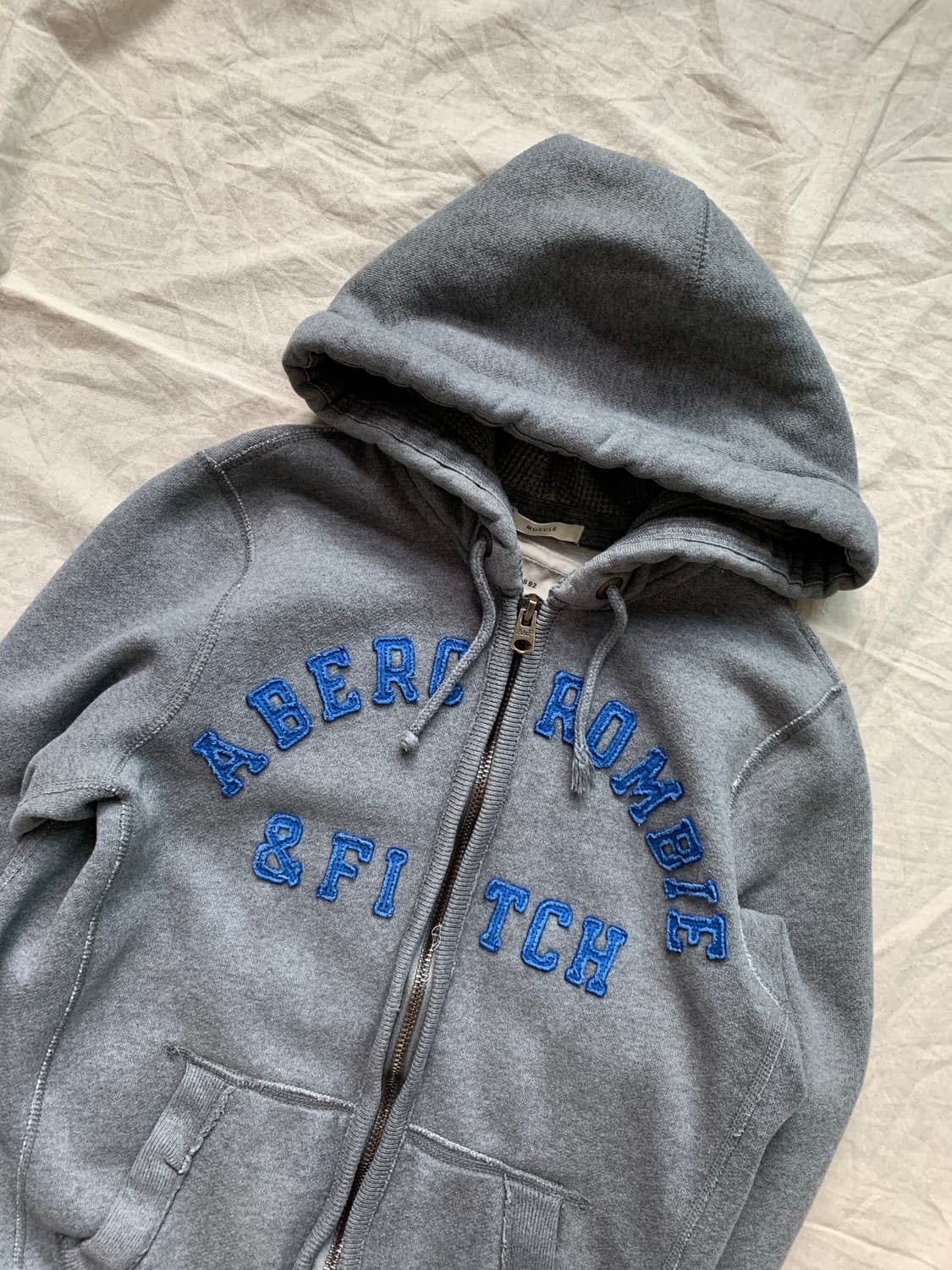 아베크롬비 자수 로고 차콜 후드집업 상품이미지6