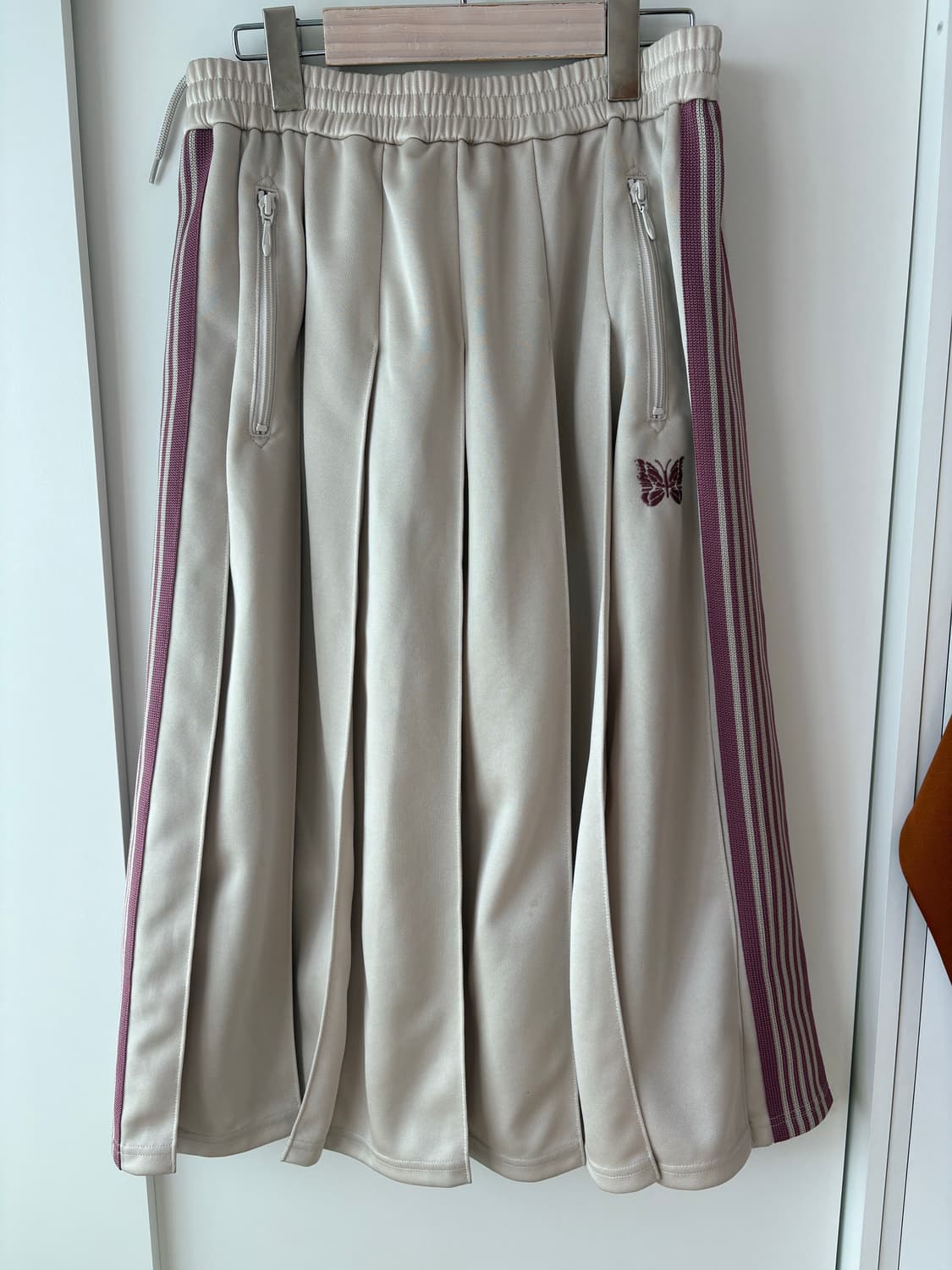 니들스 치마 상품이미지1