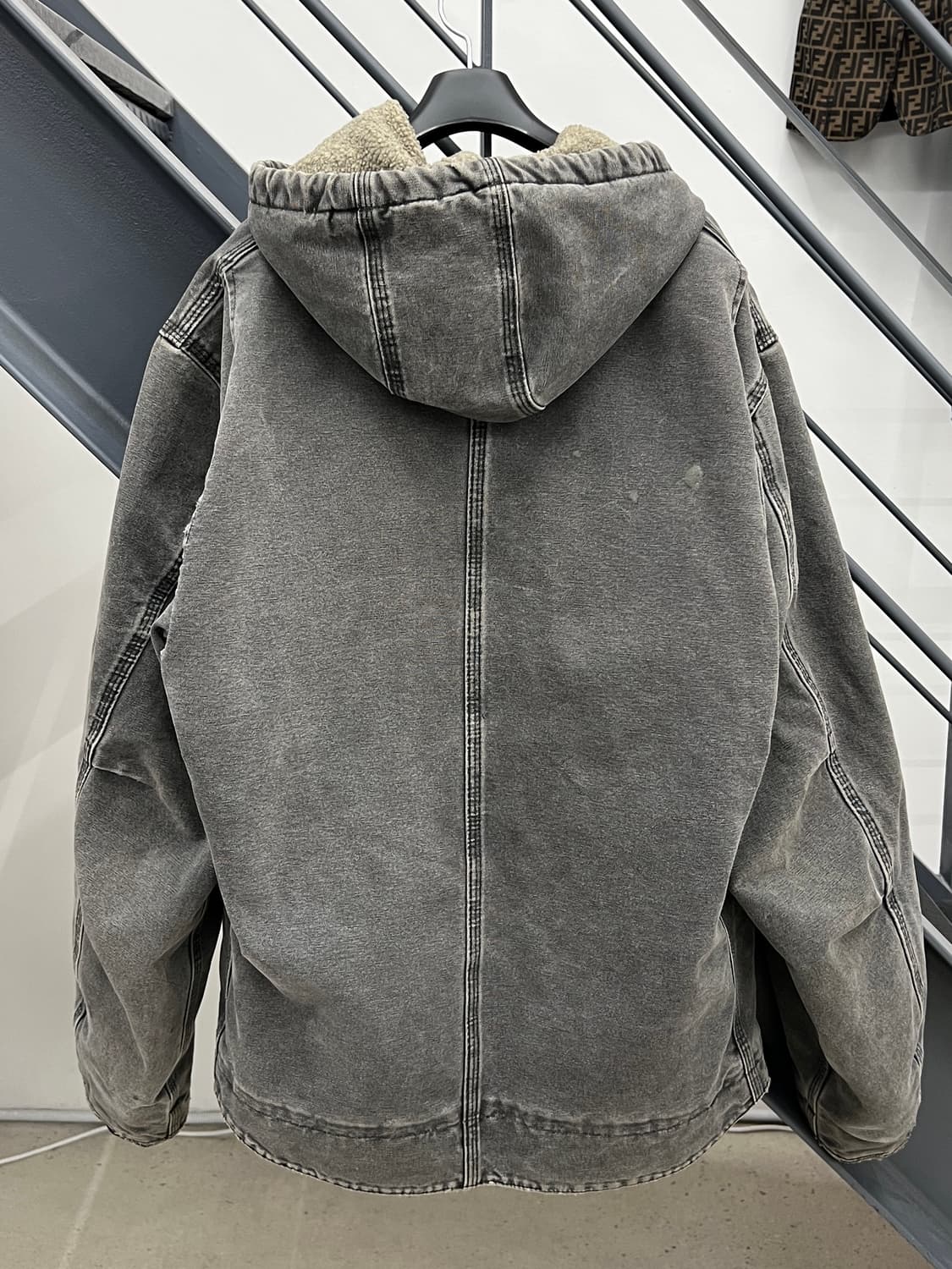 칼하트 J141 블랙 시에라 후드 자켓 상품이미지3