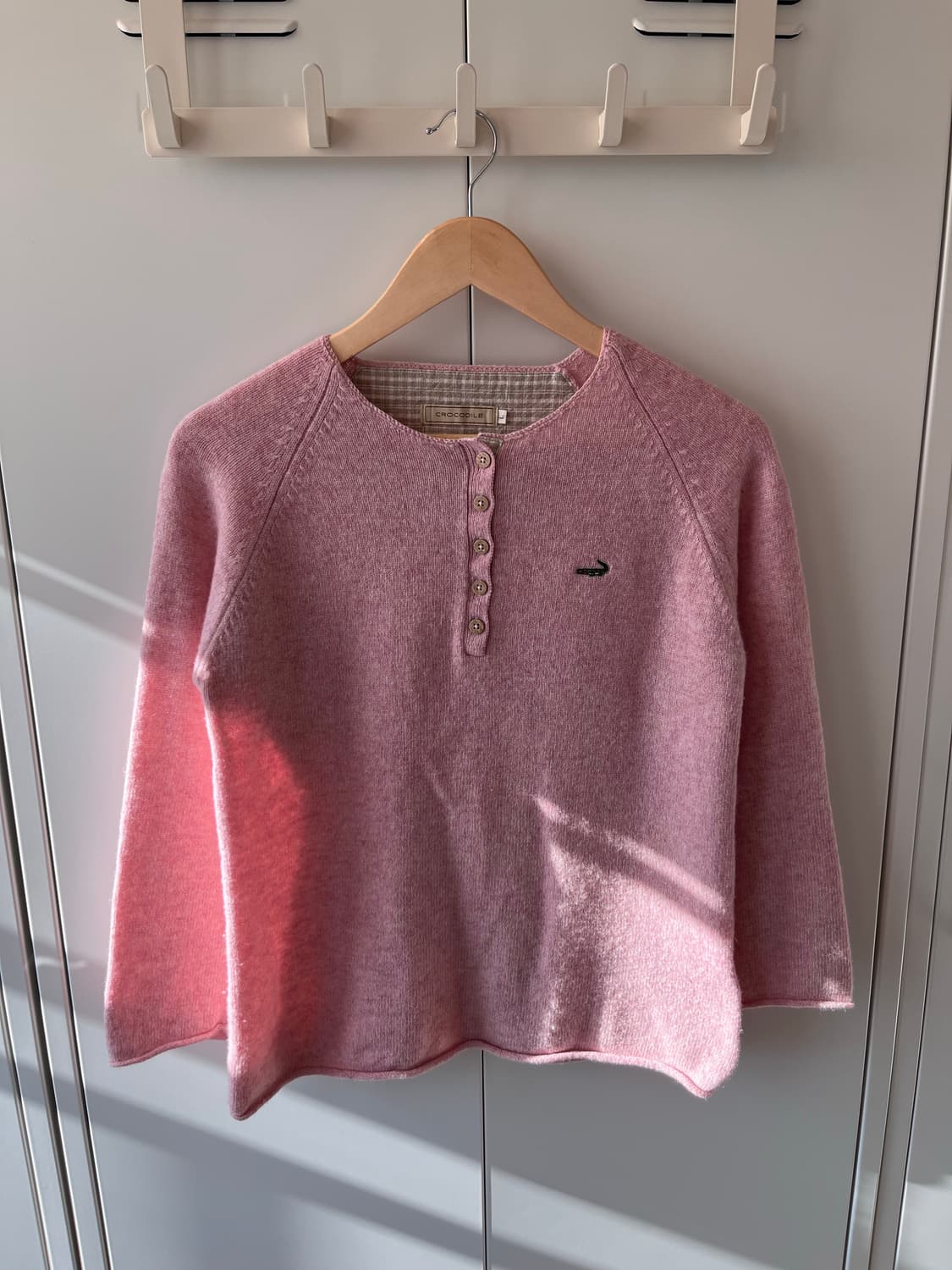 크로커다일 우드단추 연분홍 울니트 상품이미지4