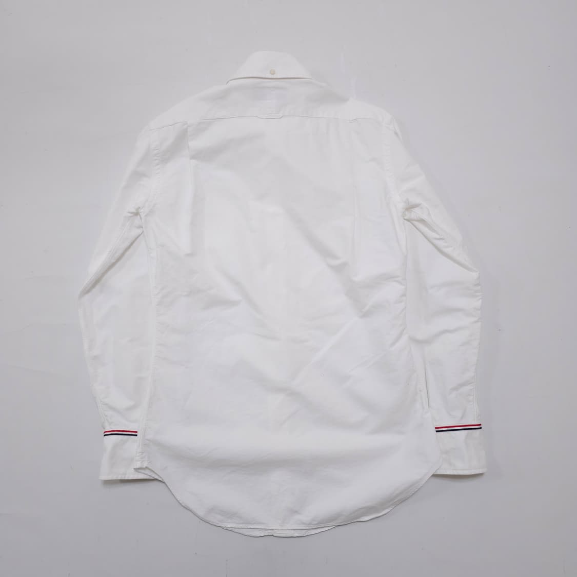 톰브라운 삼선 탭 셔츠 상품이미지7