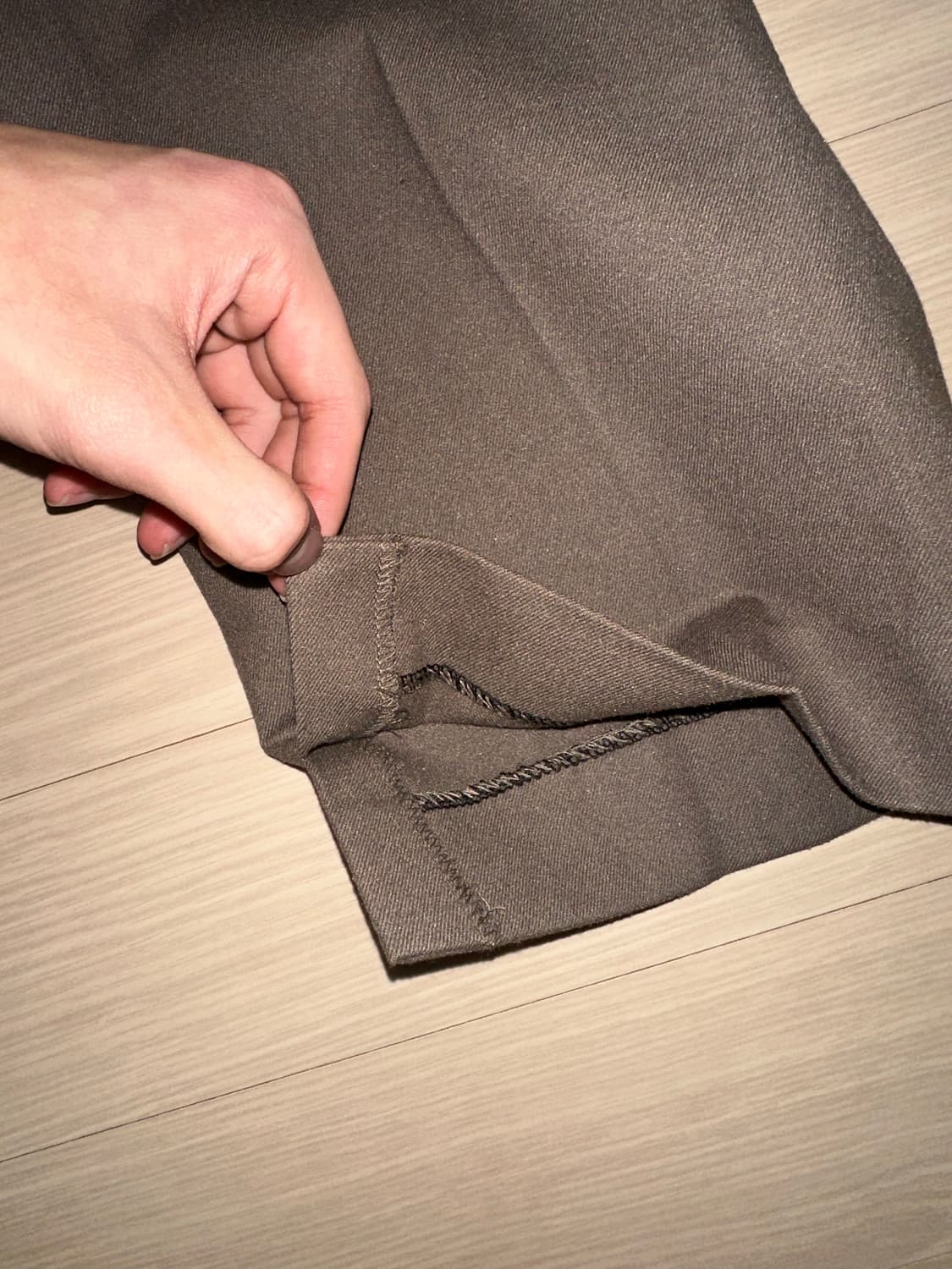 지오다노 밴딩 절개 슬랙스  상품이미지5