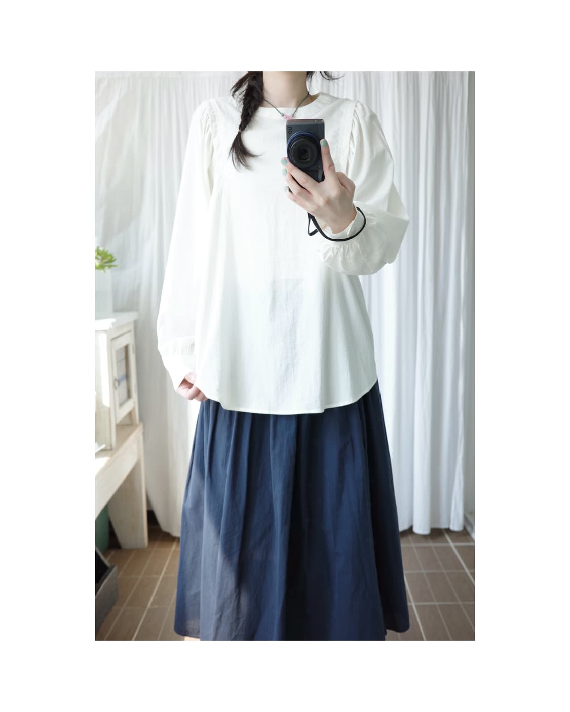 White pintuck blouse 상품이미지1