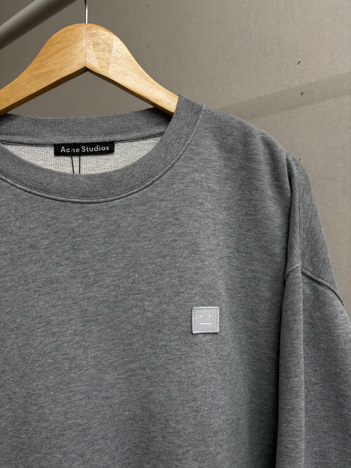 아크네스튜디오 페어뷰 맨투맨 상품이미지1