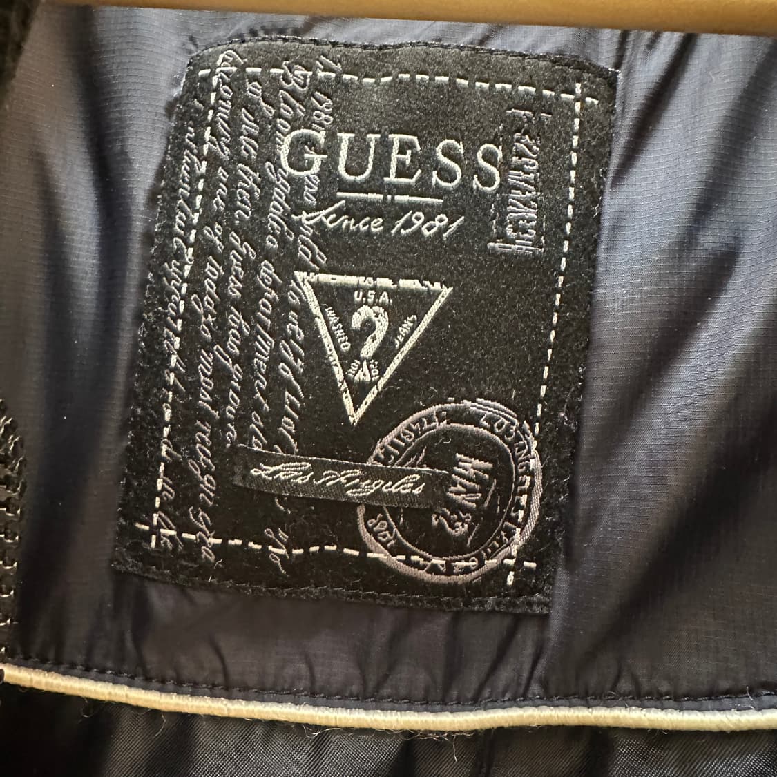 게스 남성 네이비 패딩 L 상품이미지2