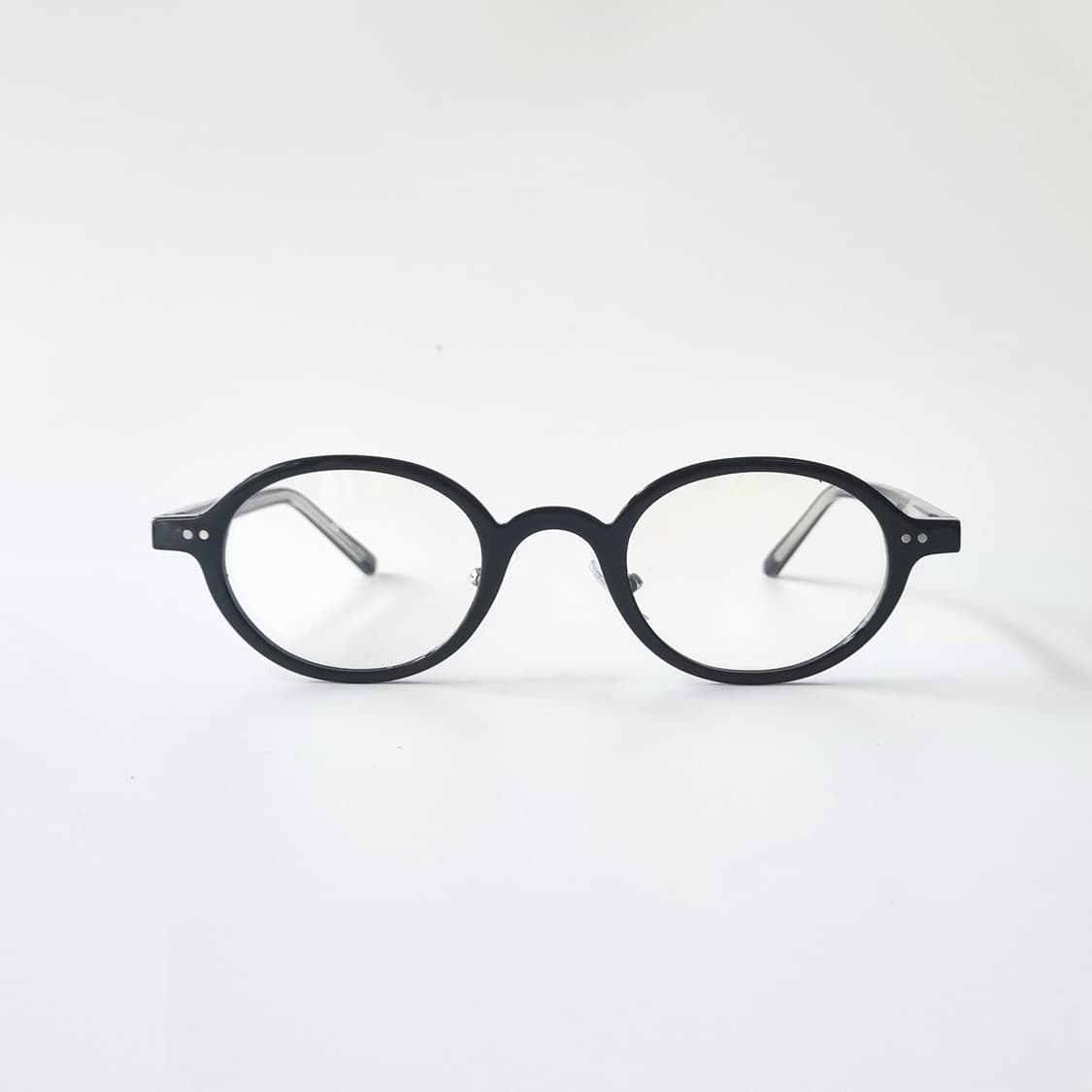 오벌 온테 블랙  코받침있는 뿔테 안경테 상품이미지2