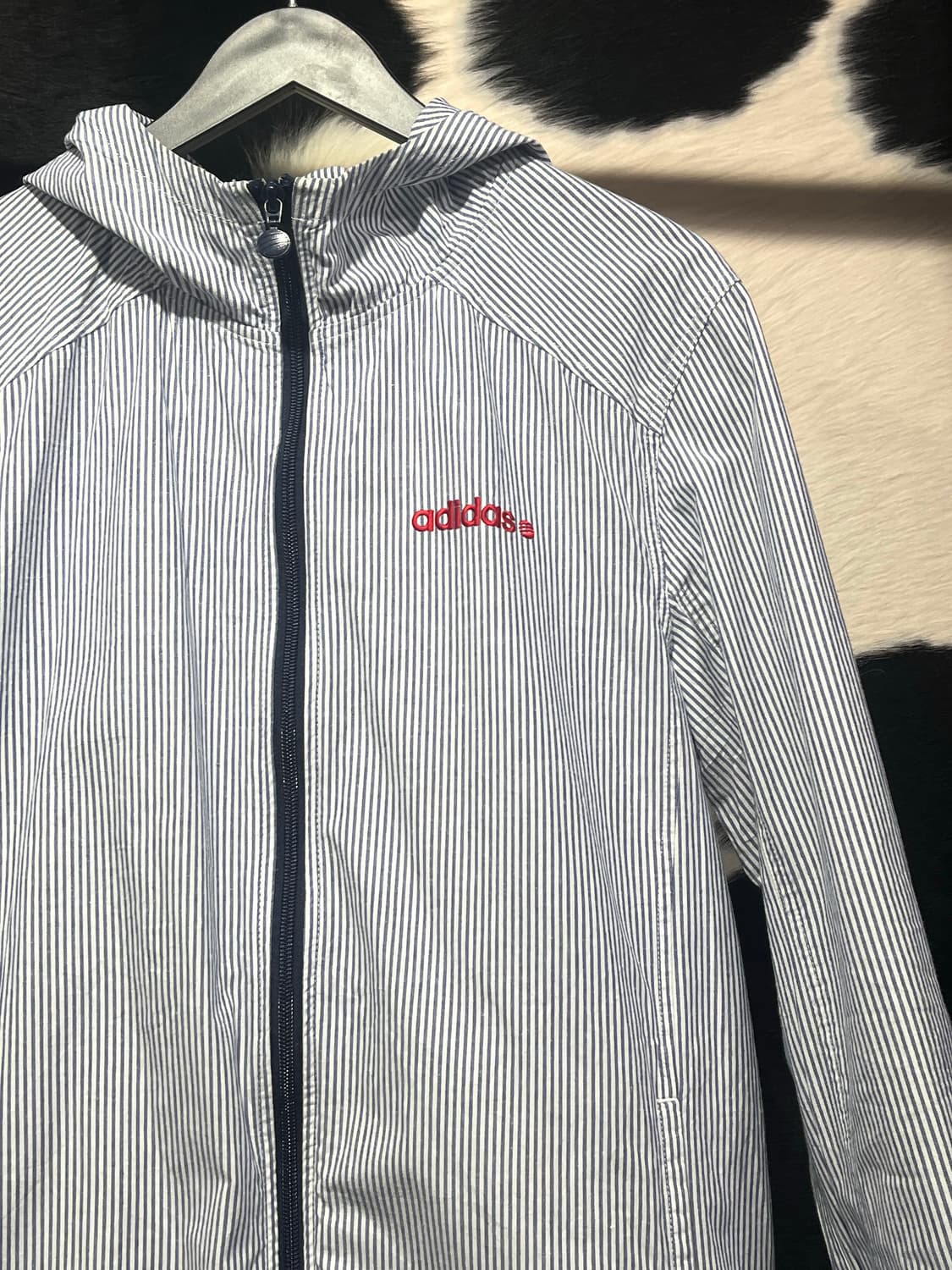 아디다스 스트라이프 패턴 윈드자켓 상품이미지4