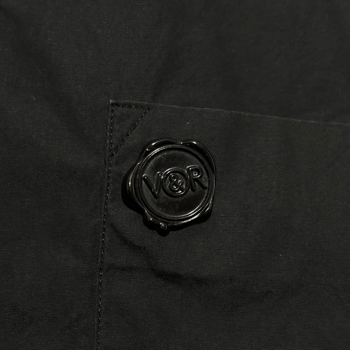 빅터앤롤프 브로치 셔츠 상품이미지2