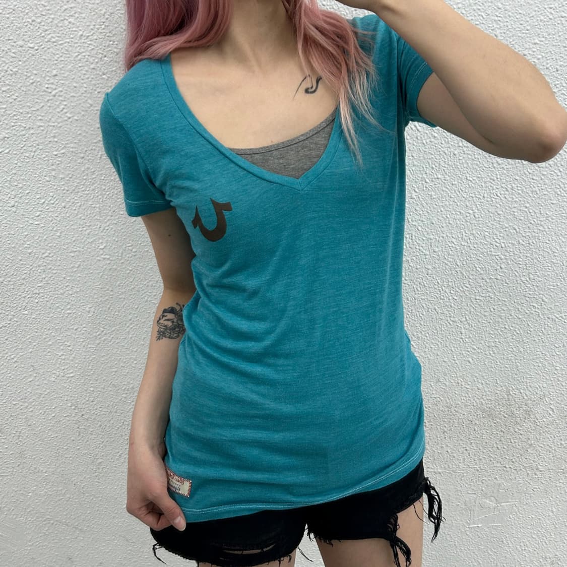 트루릴리젼 딱붙핏 블루 브이 반팔 XS 상품이미지1