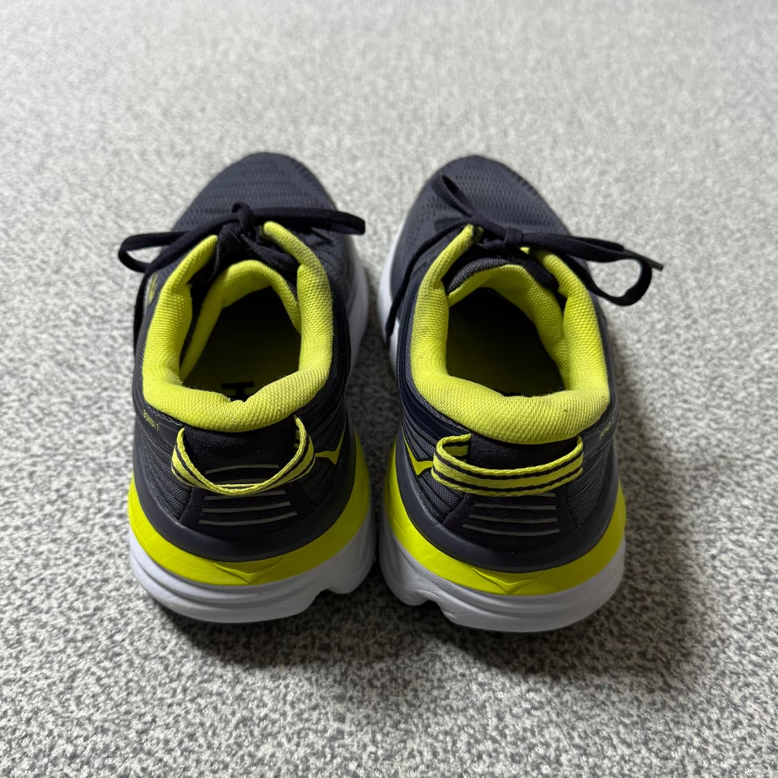 [정가 20만원] HOKA 호카 본디7 러닝화 250 상품이미지5