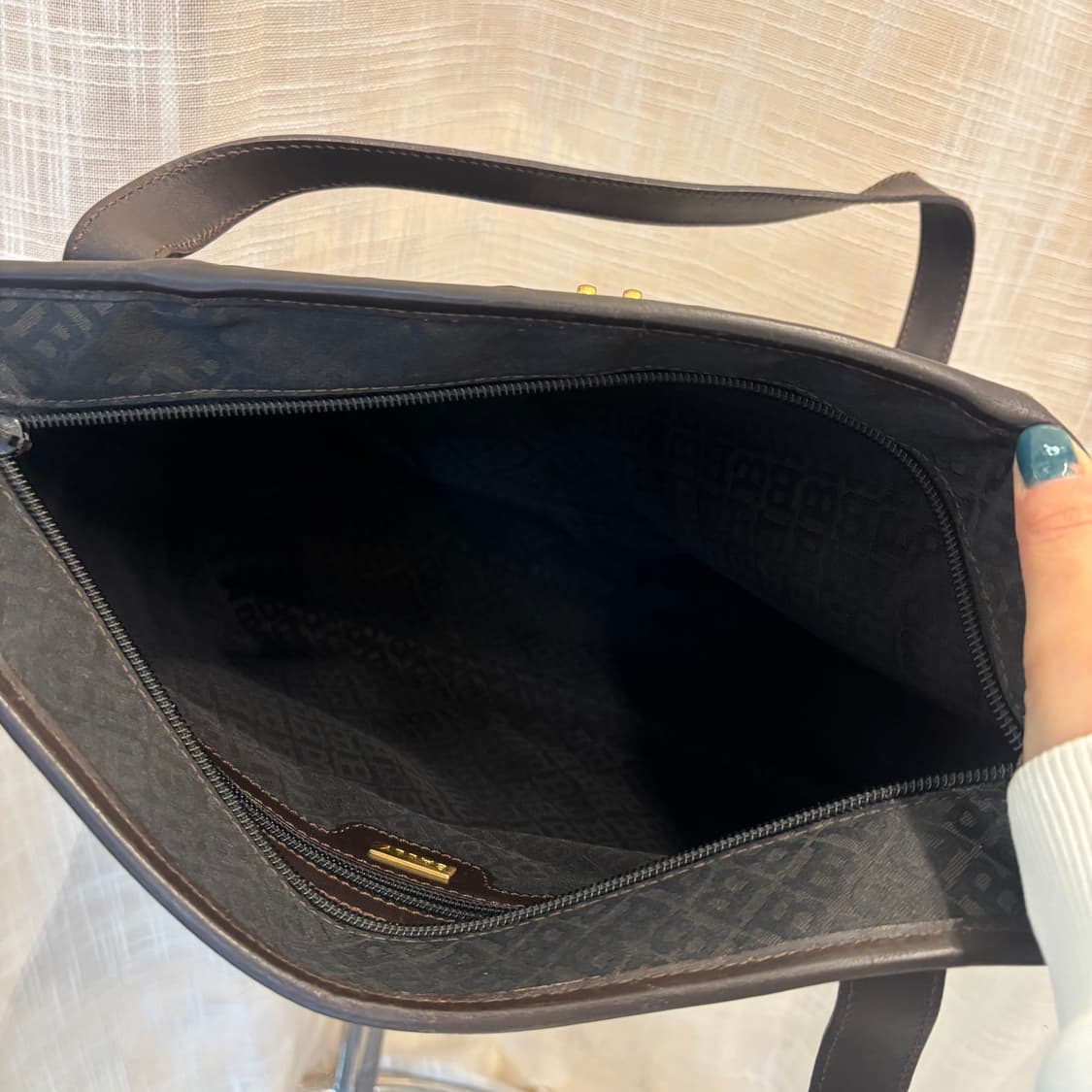 정품 발리 패브릭 숄더백     상품이미지8