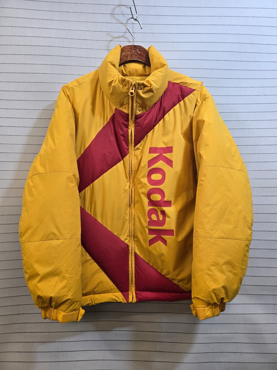 코닥 빠니보틀  옐로우 패딩 점퍼 상품이미지1