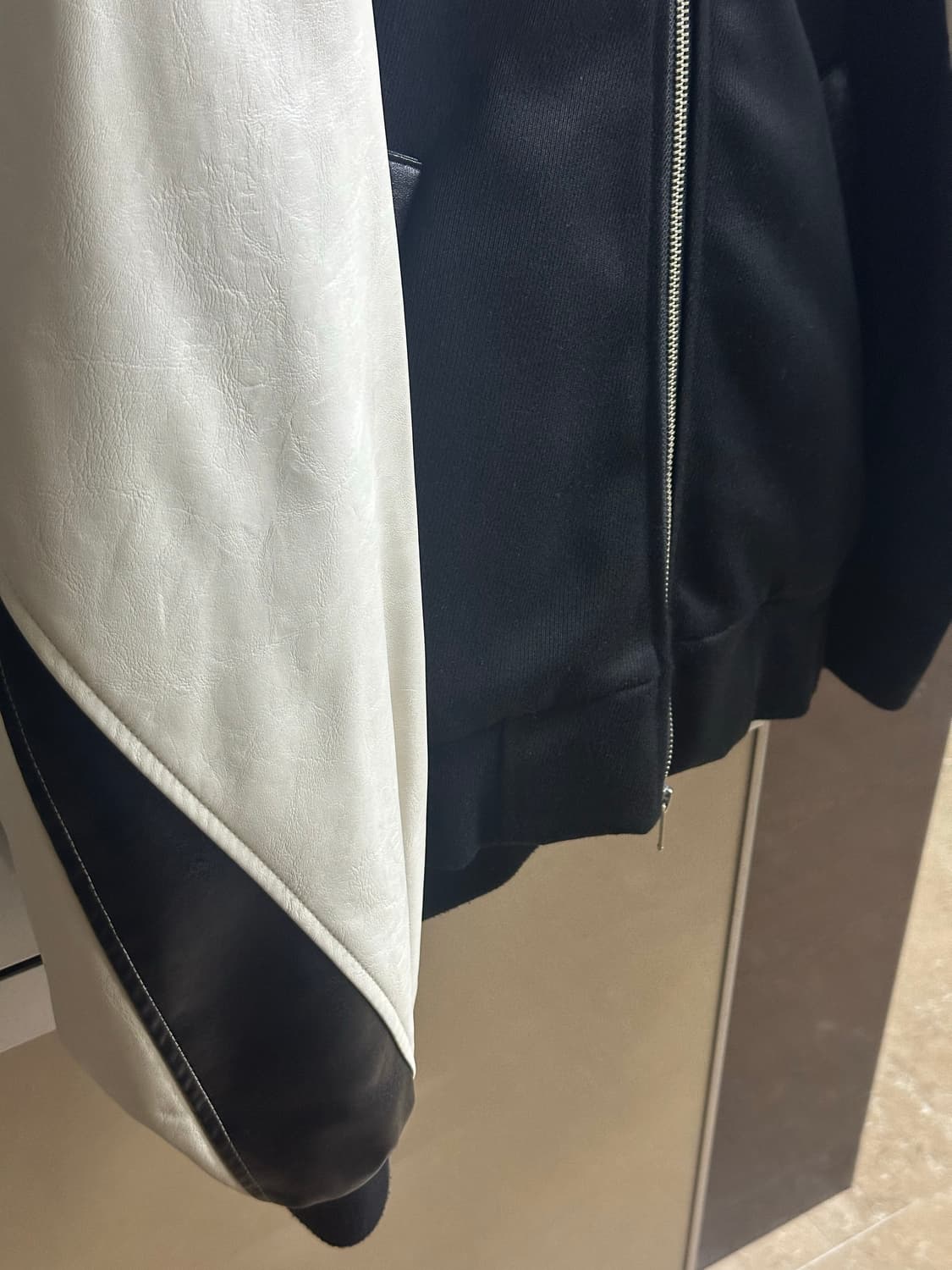 Color-Block Leather Jacket 상품이미지4