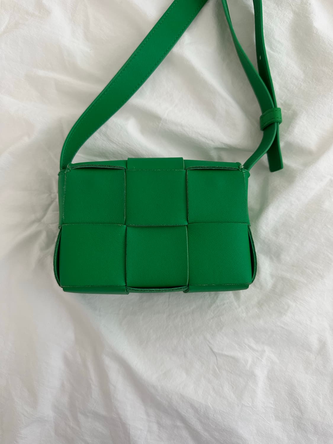 보테가베네타 미니 카세트백 상품이미지5