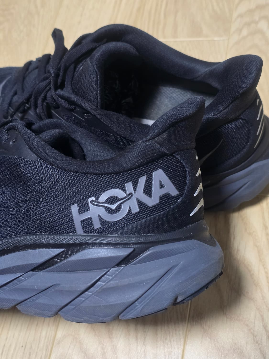HOKA 호카 클리프톤8 스니커즈 255사이즈 상품이미지3