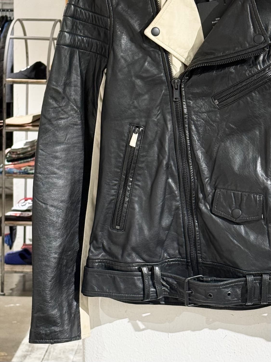 비엘케이 디엔엠 블랙 화이트 투톤 레더 바이커 자켓 상품이미지5