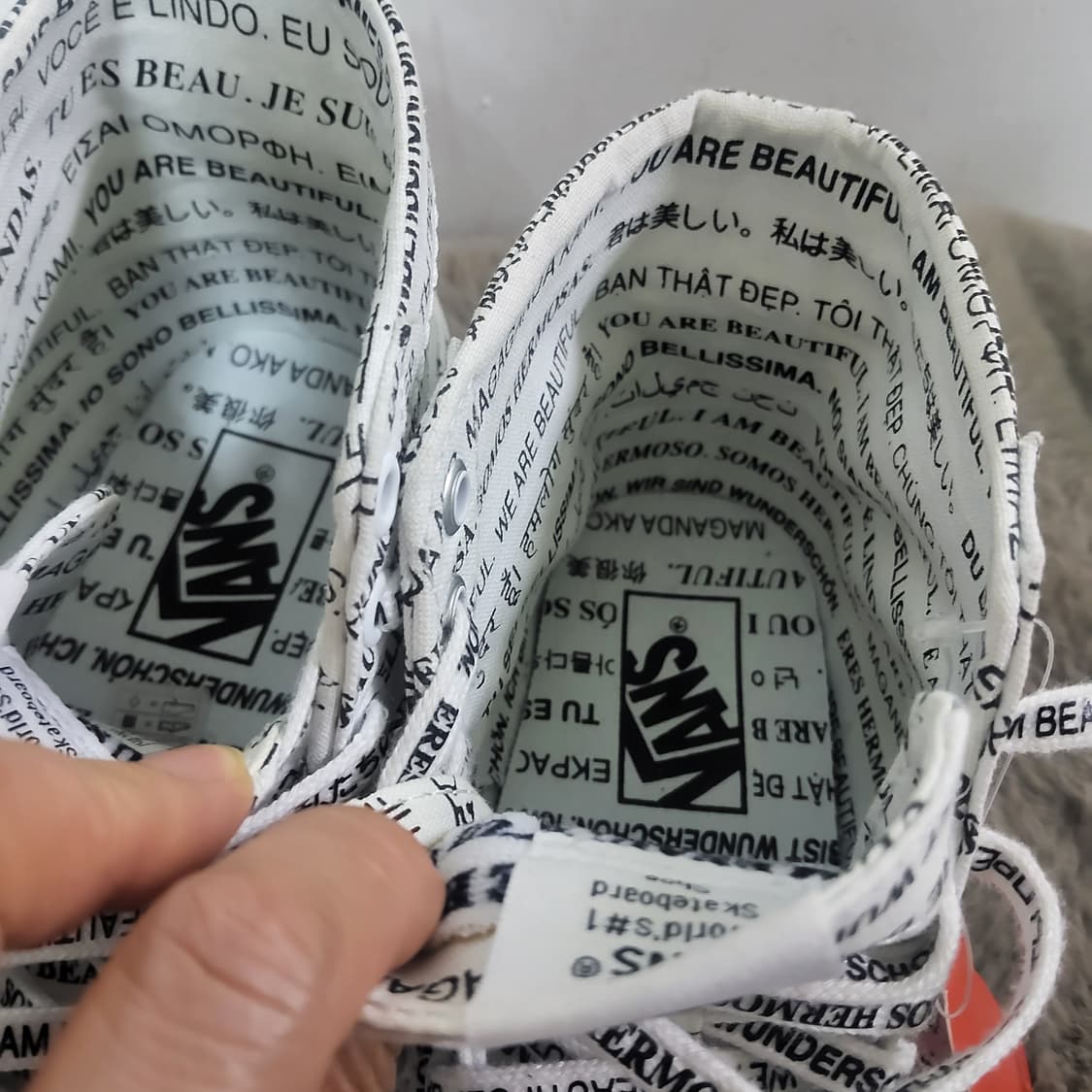 새상품 반스 스케이트 하이 테이퍼드 위아뷰티풀 화이트 250 상품이미지4