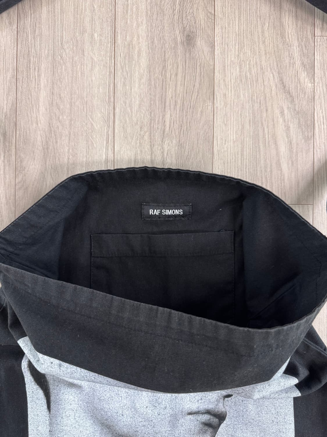 라프시몬스 16SS isolated heroes 토트백 상품이미지6