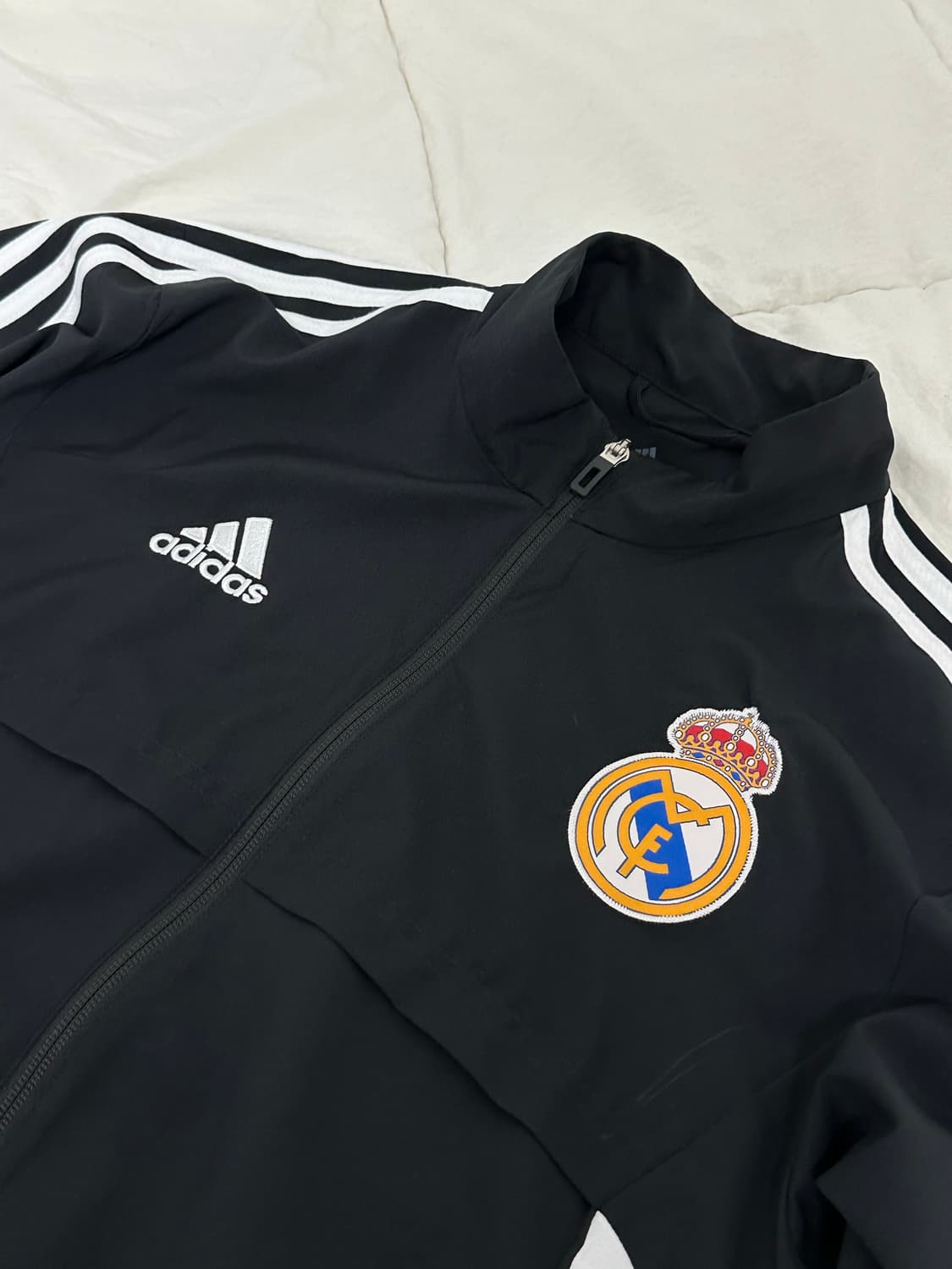 아디다스 레알 마드리드 바람막이 미디움 상품이미지3