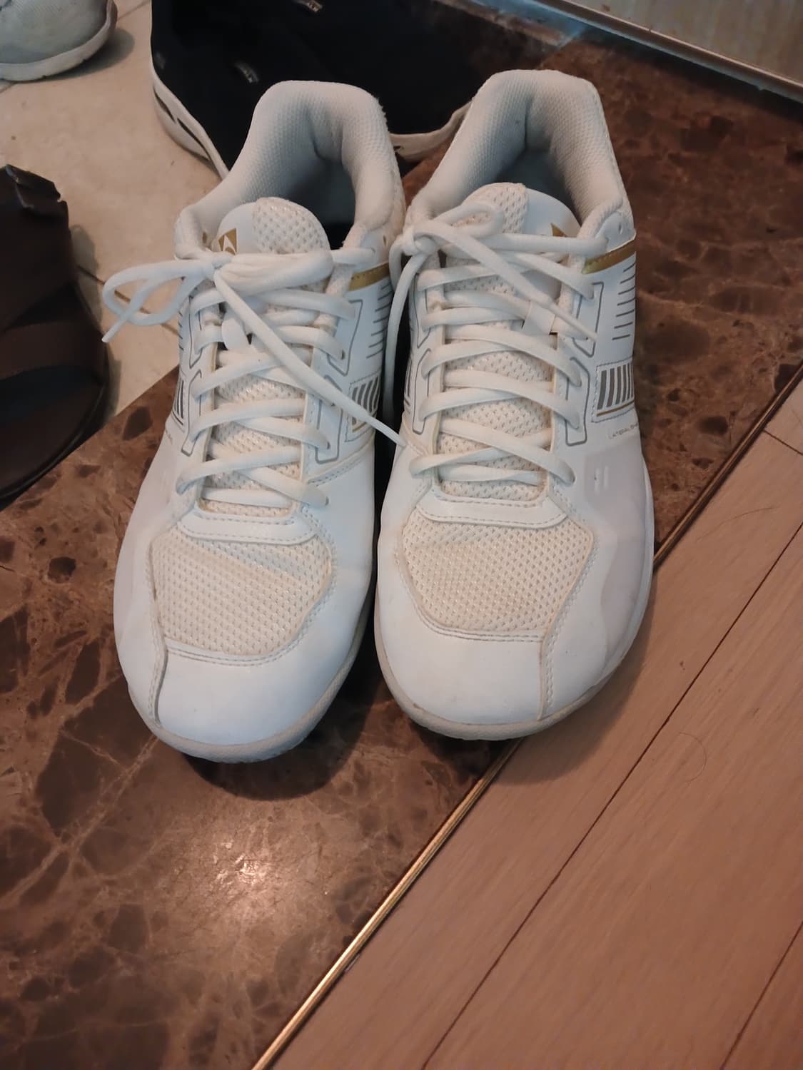 요넥스 배드민턴화 상품이미지1