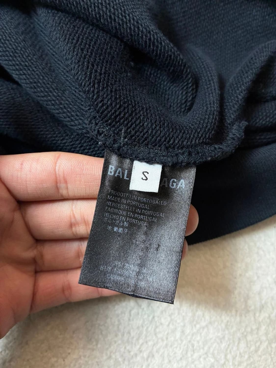 발렌시아가 블랙 BB 로고 오버핏 후드 티셔츠 PN6660    상품이미지9