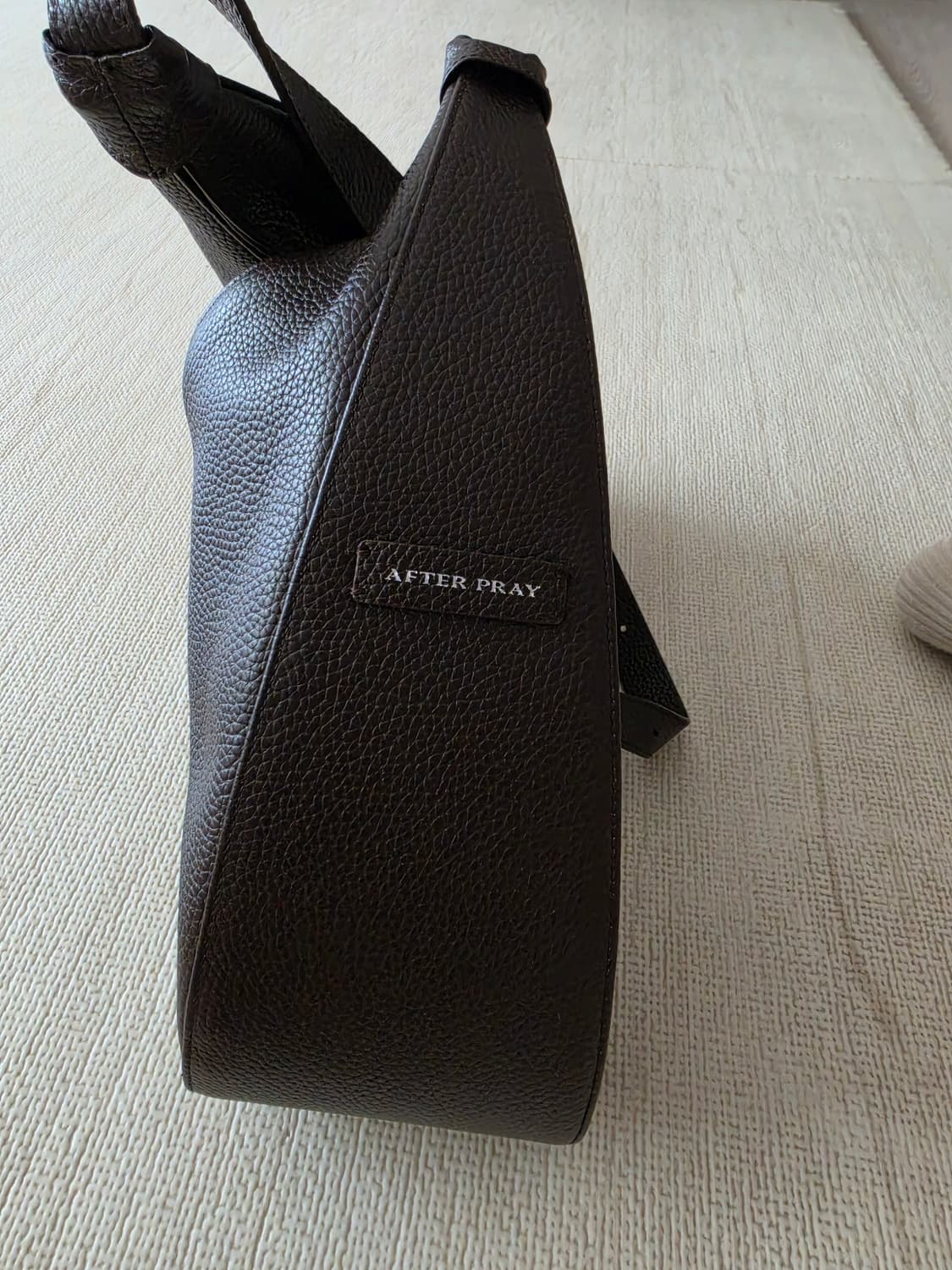 Afterpray 크레센트백 판매합니다 상품이미지2