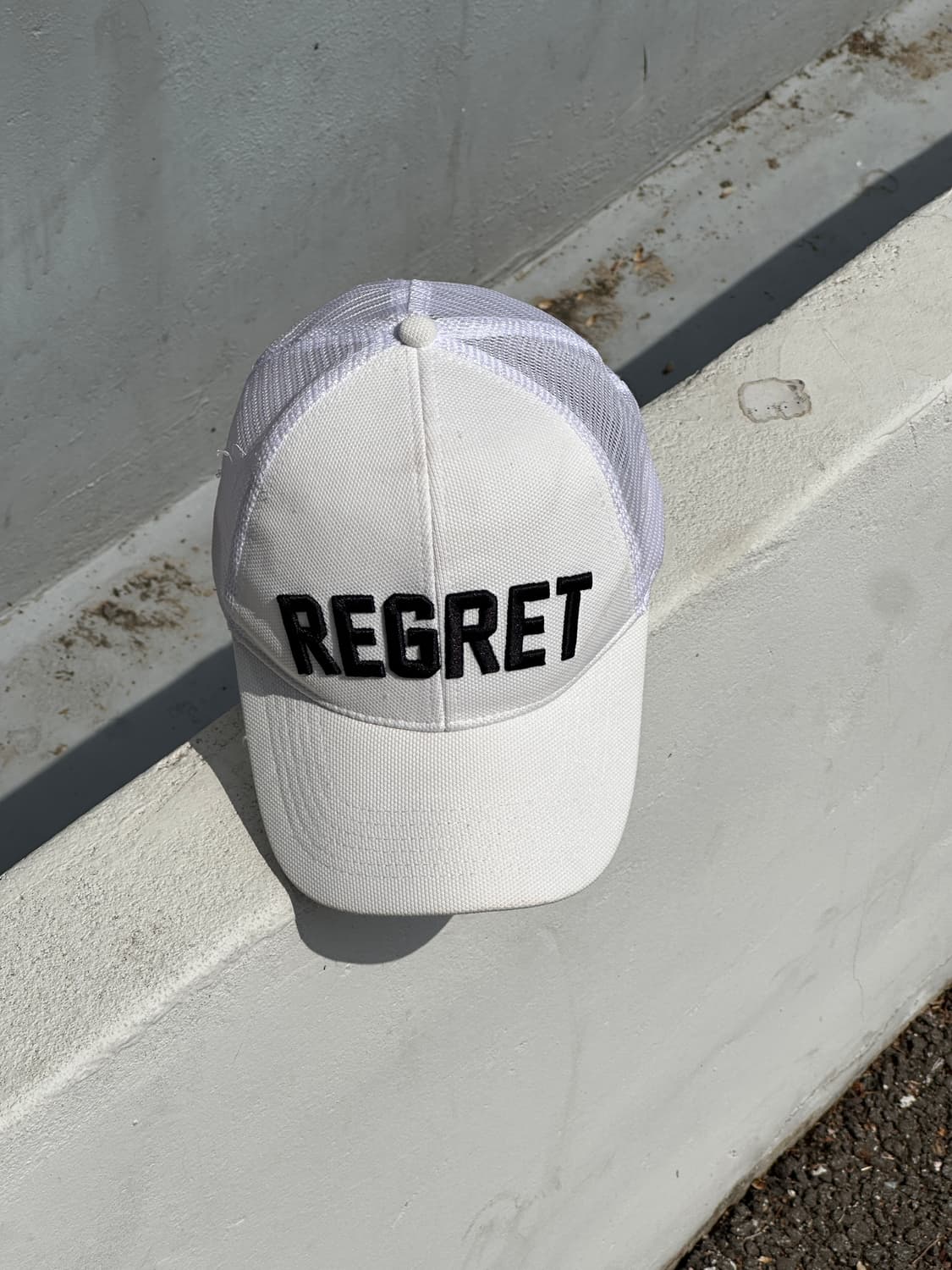 [F] ASOS 화이트 REGRET 빈티지 메쉬 트러커 볼캡 모자 상품이미지1