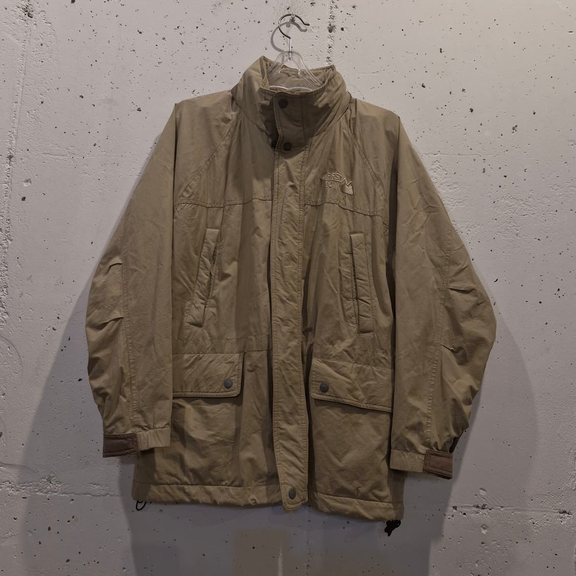 퍼스트 다운 바람막이 점퍼 상품이미지1