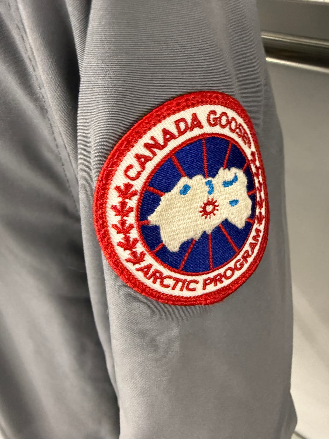 캐나다구스 정품 패딩 M 사이즈 상품이미지5