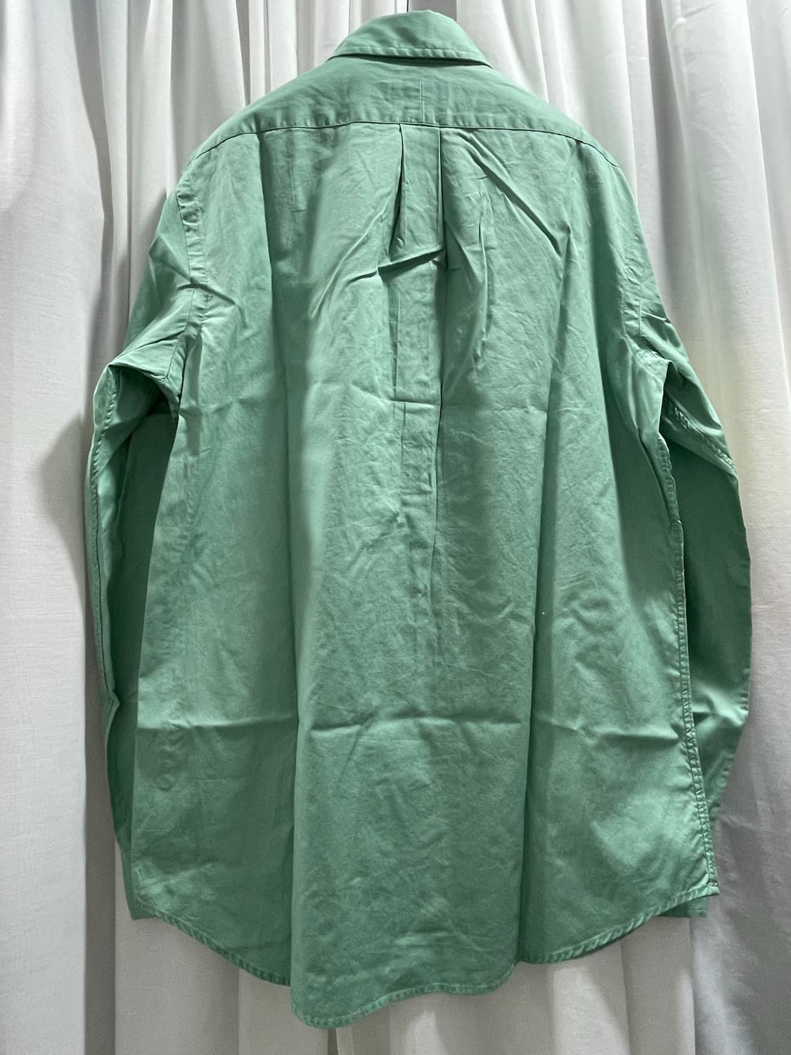 폴로 랄프로렌/ 클래식 핏 버튼다운 셔츠/ M  페더 웨이트 트윌 소재의 상품이미지2