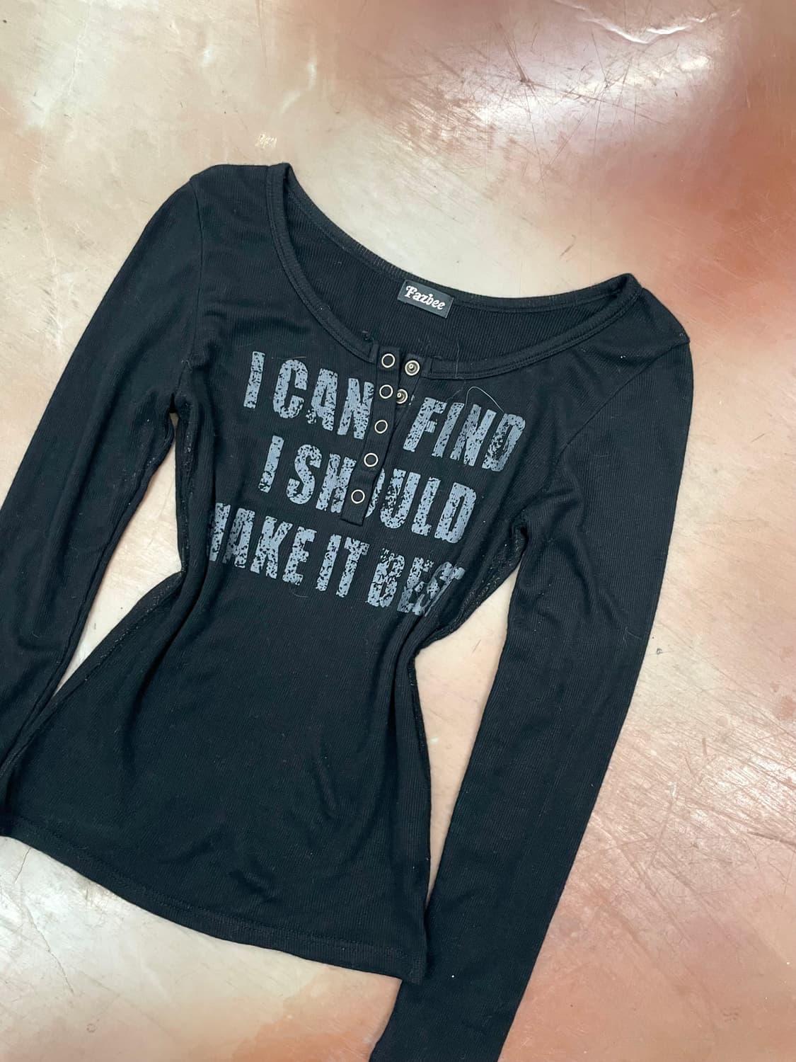 Lettering Button Detail Sleeve T 상품이미지4