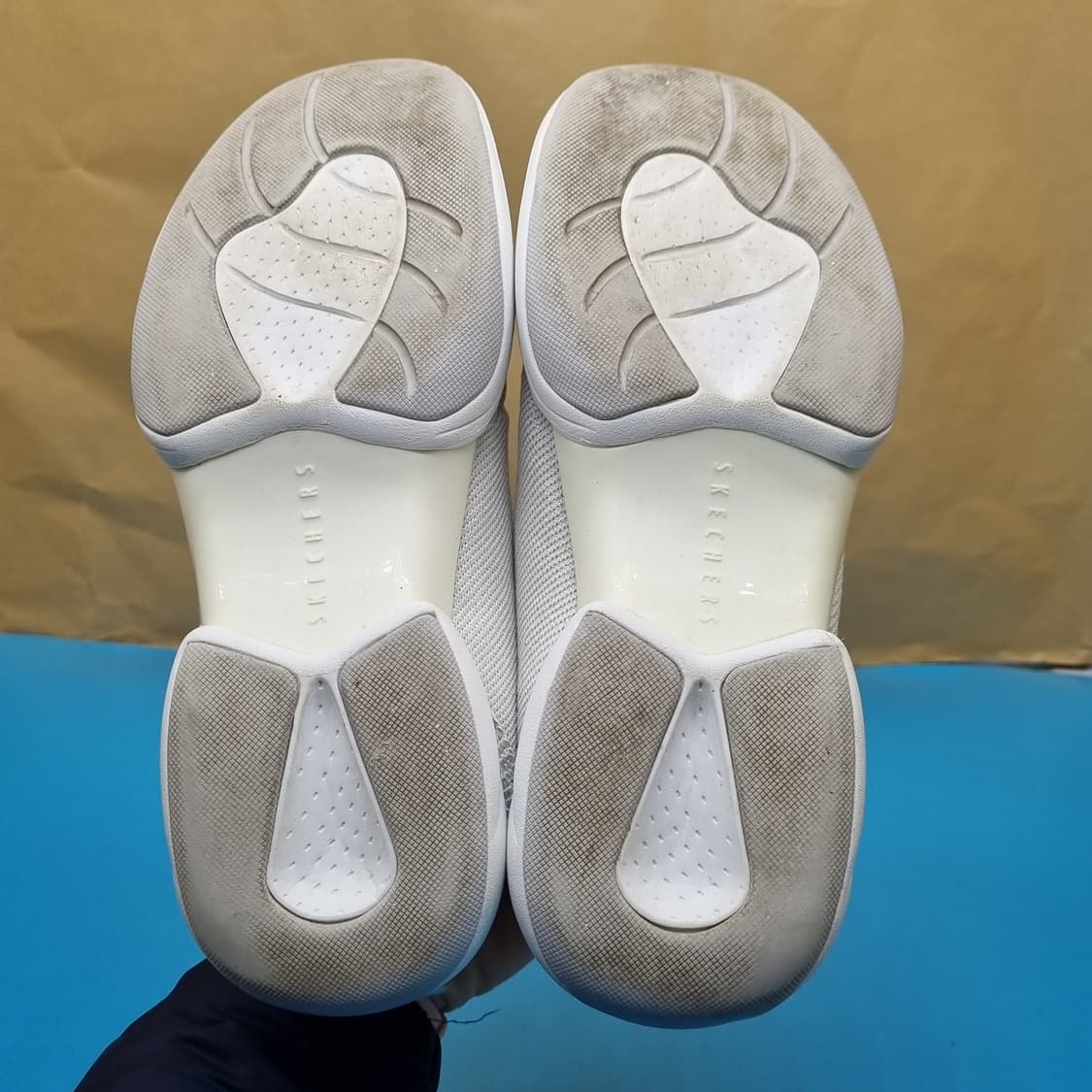 스케쳐스 메모리폼 여성운동화235  상품이미지3