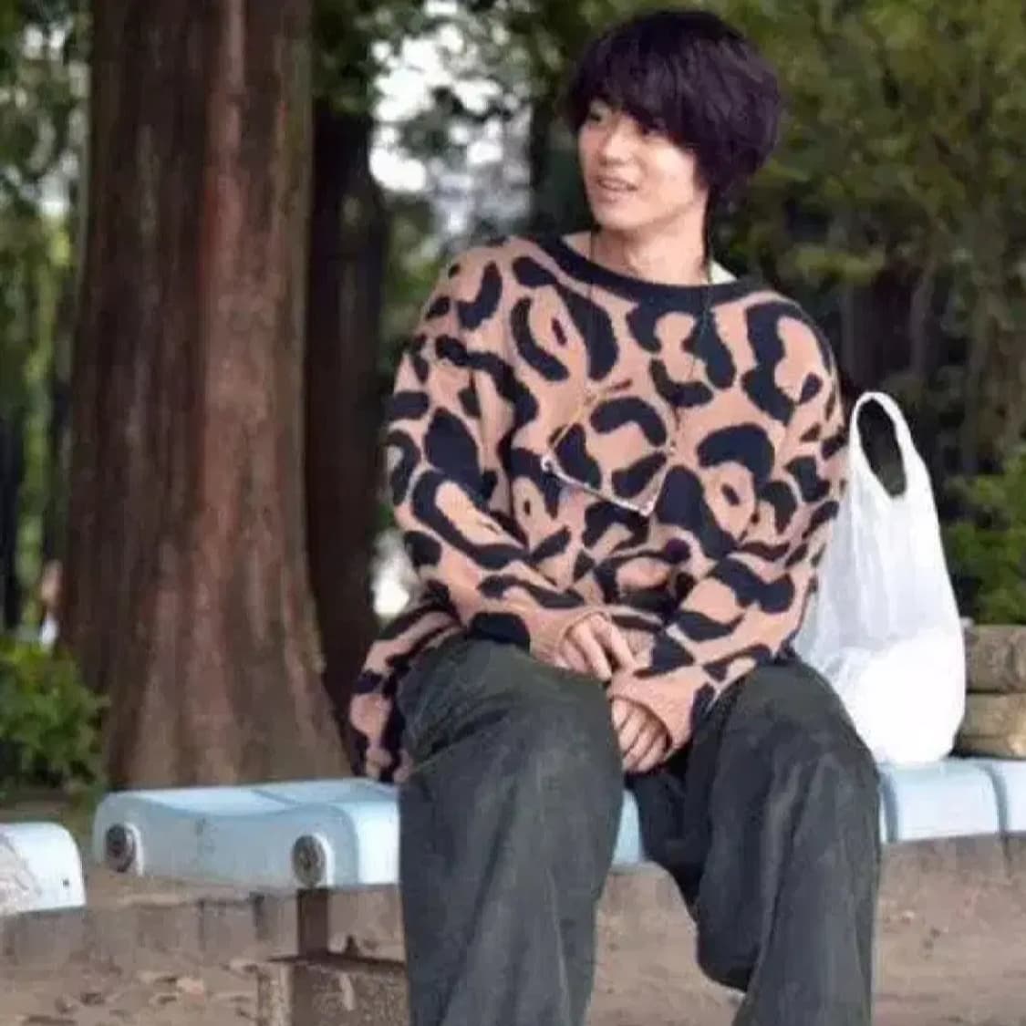 Neon sign 레오파드 니트 스다마사키 착용 네온사인 상품이미지5