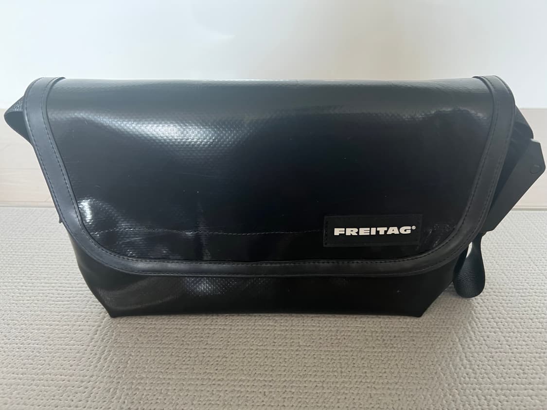 프라이탁 올블랙 하파오 상품이미지5