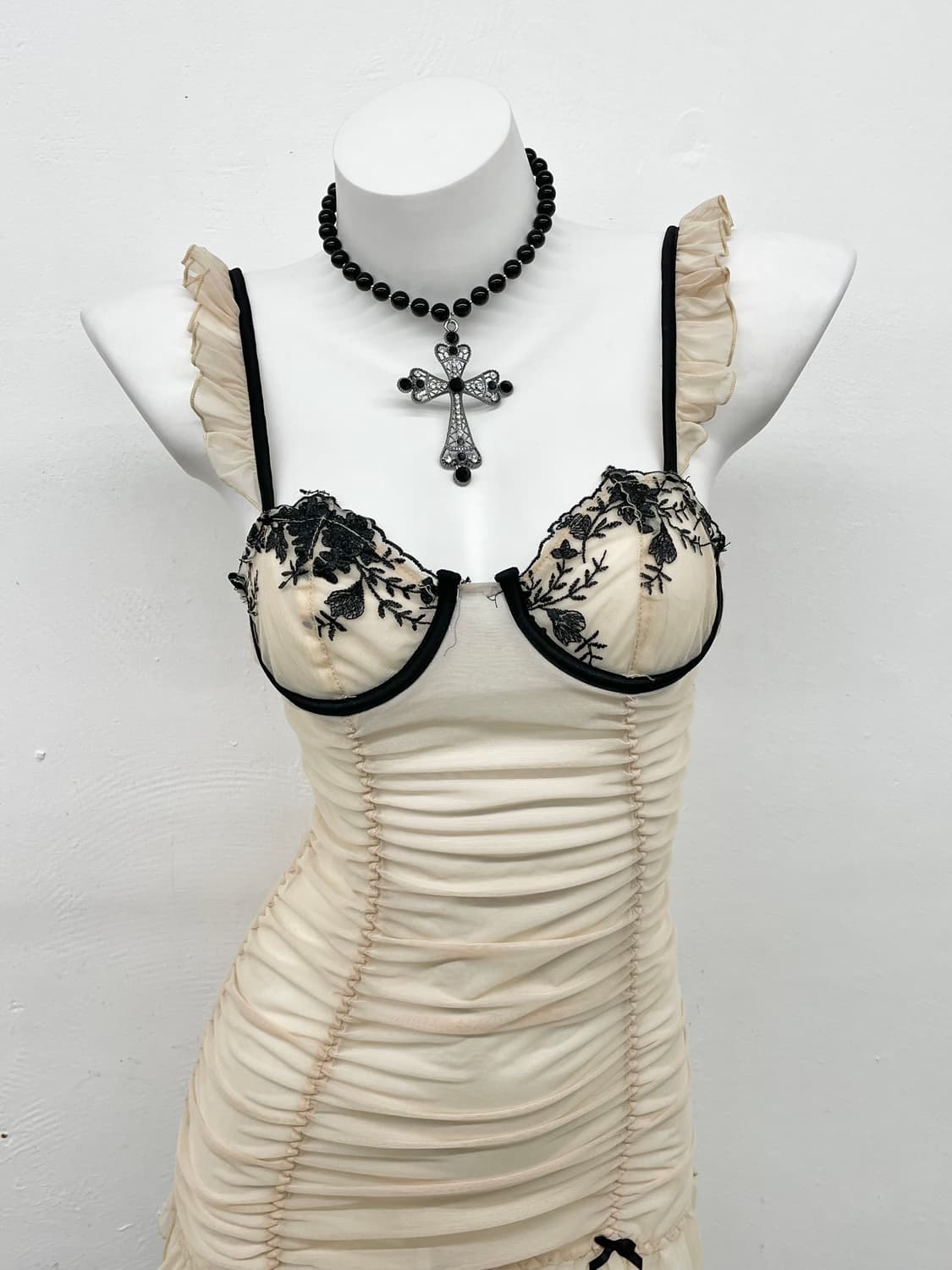 갸루 시어 셔링 프릴 슬립 상품이미지2