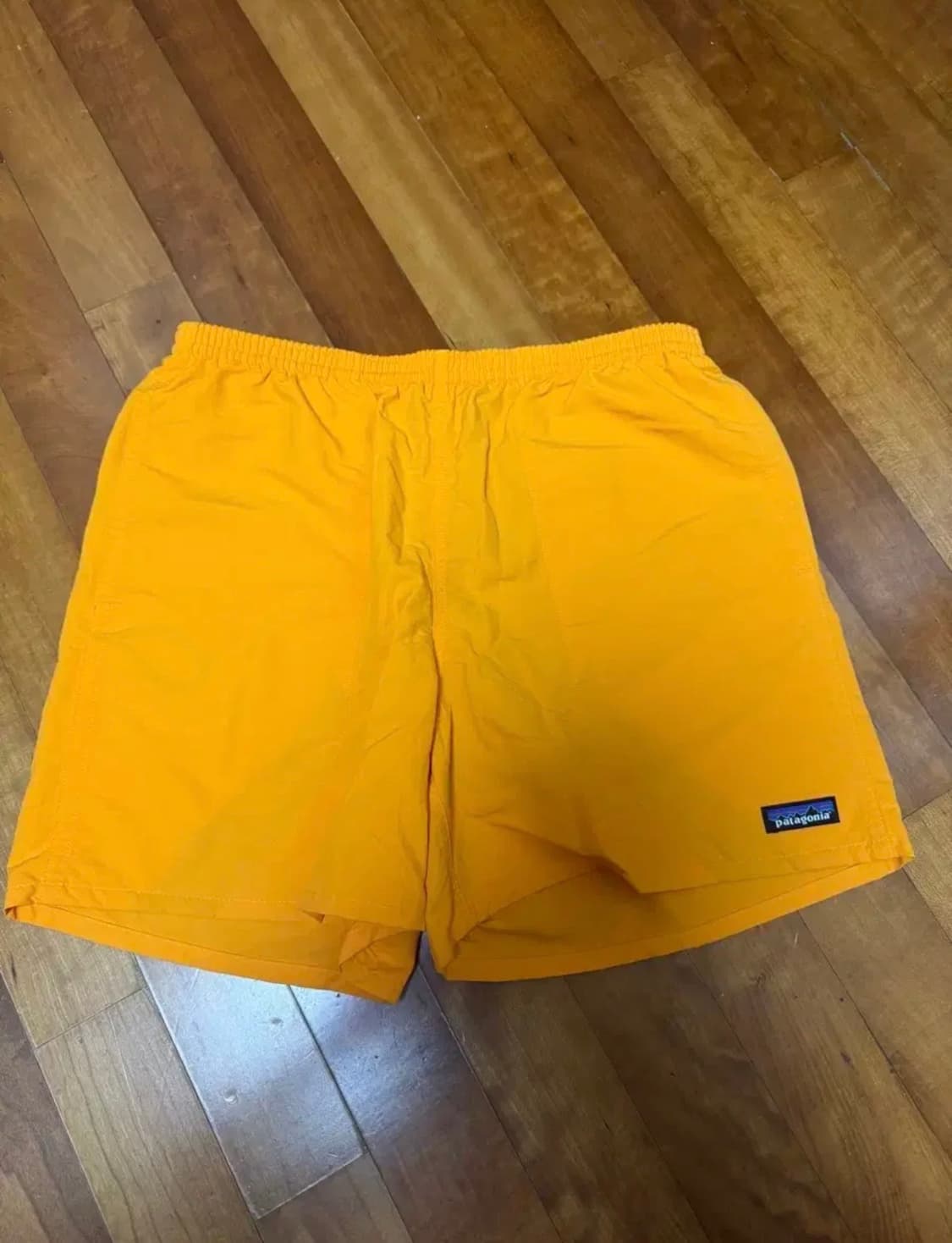 파타고니아 배기스 5인치 망고색 m사이즈 팝니다 상품이미지1