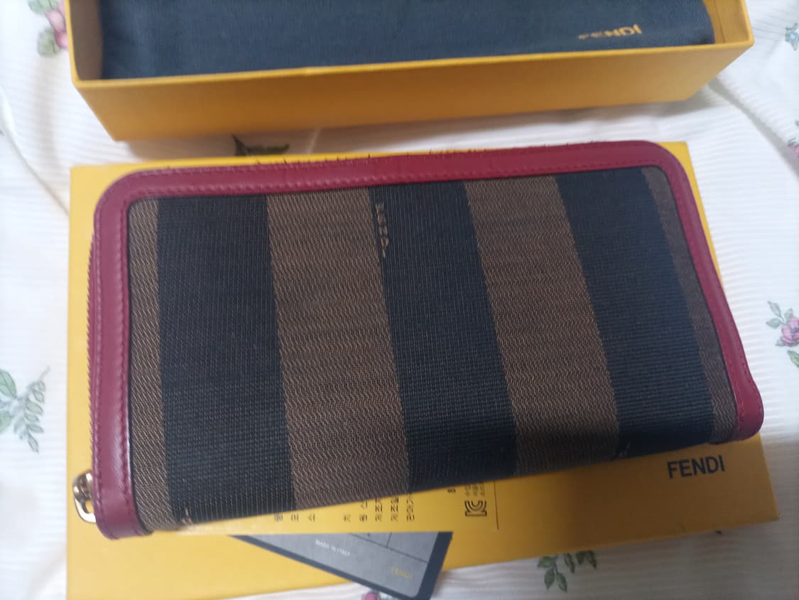 정품 펜디 장지갑 상품이미지2