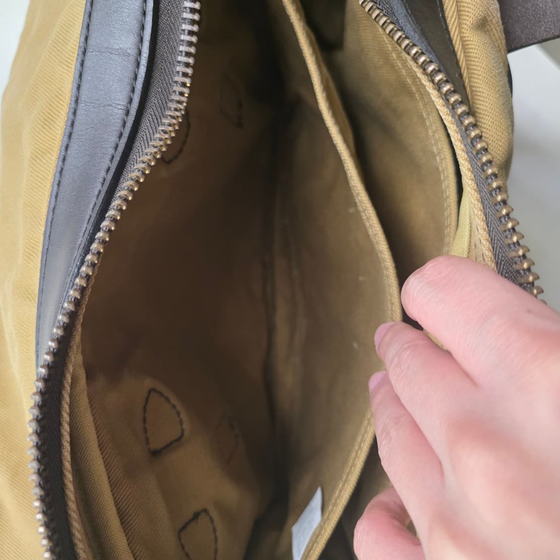 필슨 256 브리프케이스 다크탄 상품이미지7