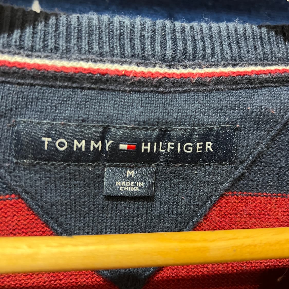 타미힐피거 스트라이프 레드 네이비 니트 상품이미지3
