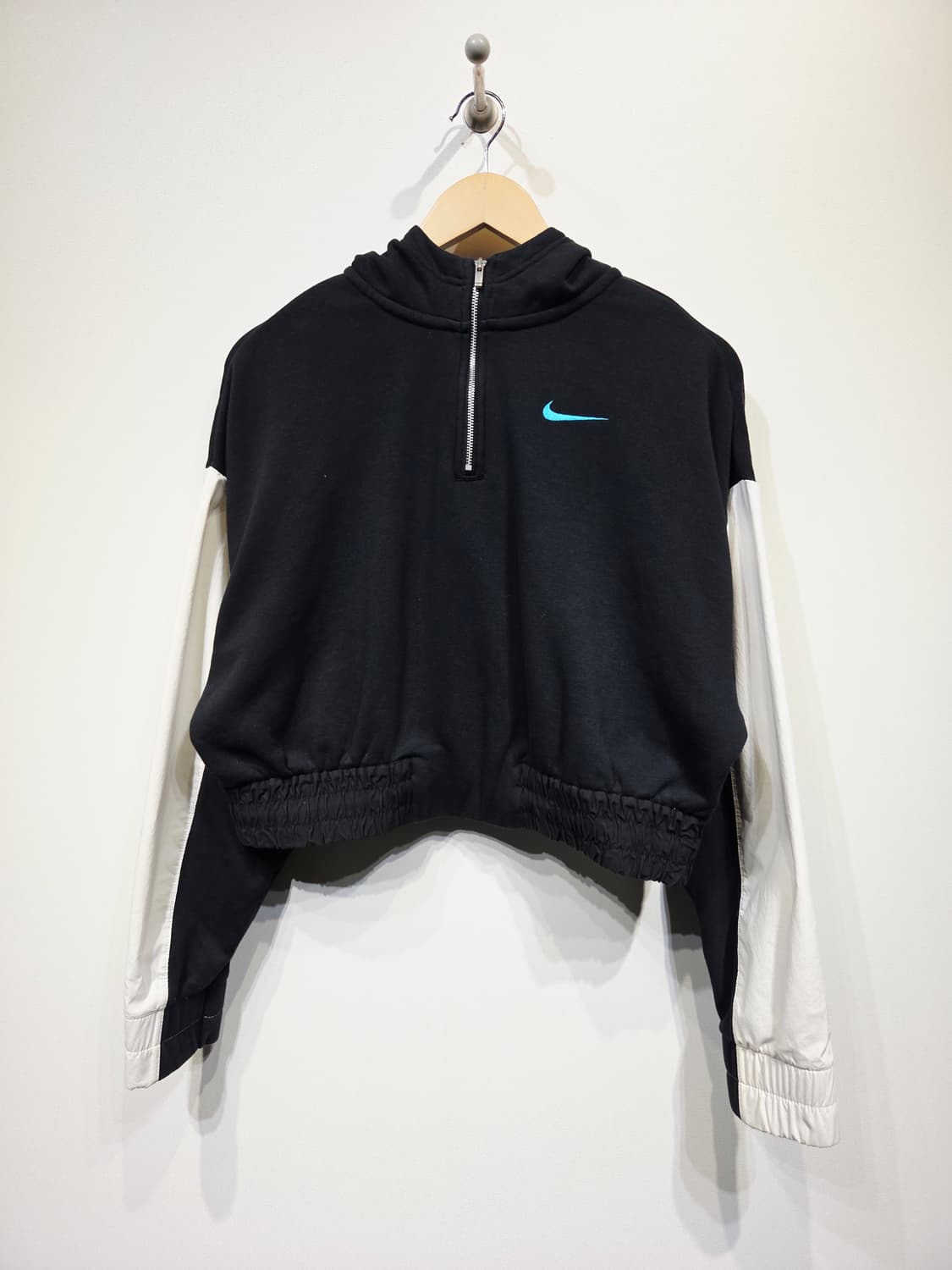 나이키 블랙/화이트 크롭 반집업 후드티_M 상품이미지2