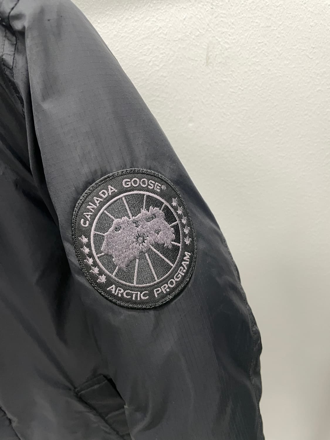 95) 캐나다구스 신형 블랙라벨 패딩 상품이미지3