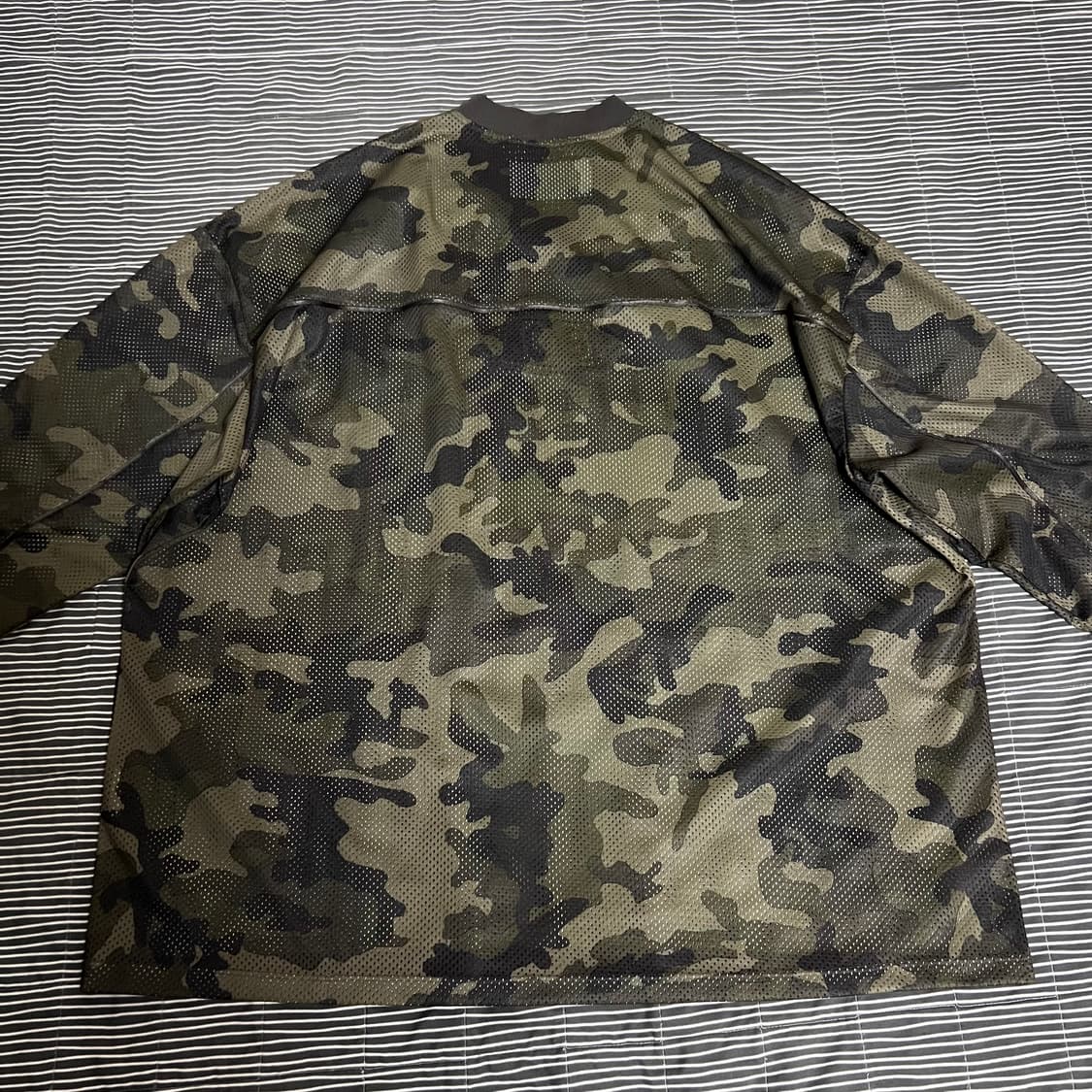 에스이오(s/e/o) 매쉬 져지 롱슬리브 탑 카모 2size 상품이미지5