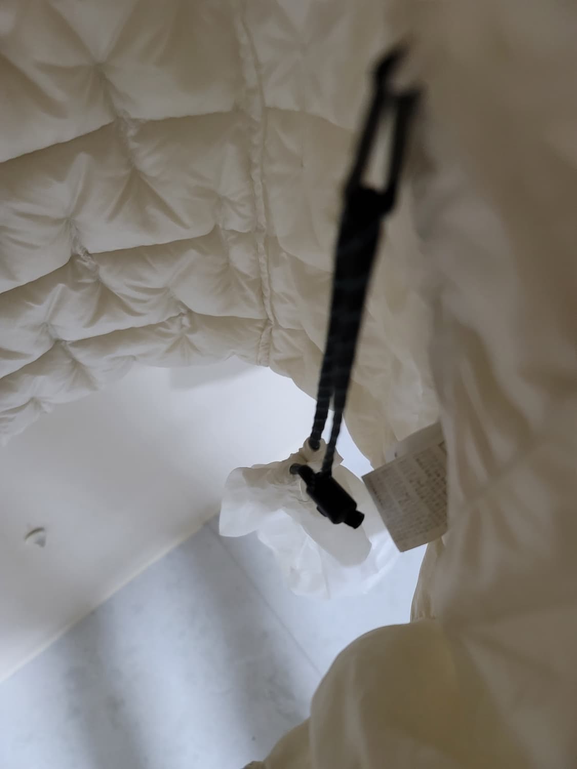 플라즈마 1000 경량패딩 아이보리 105사이즈 상태극상
 상품이미지7