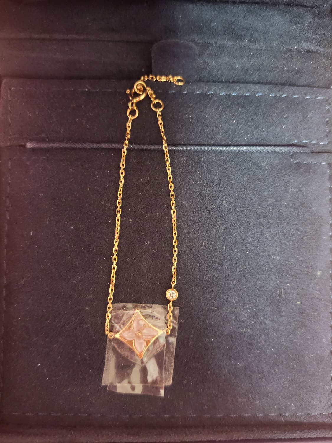 정품)급처새상품!루이비통 18K핑크자개 다이아몬드 컬러블라썸BB 스타팔찌 상품이미지4