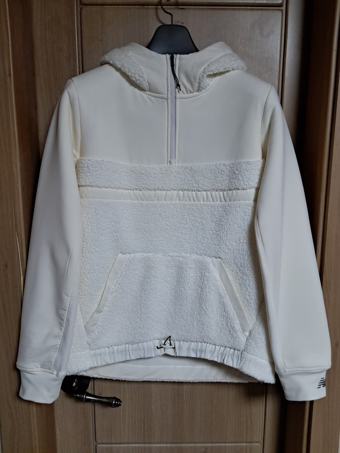 뉴발란스 뽀글이 후드티 85 상품이미지2